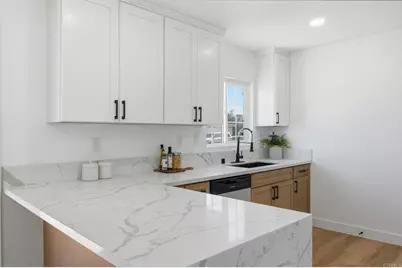 702 4 Oaklawn Avenue, Chula Vista, CA 91910 - Photo 17