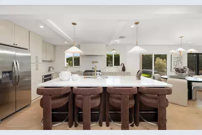 21792 Kaneohe Ln, Huntington Beach, CA 92646 - Photo 7