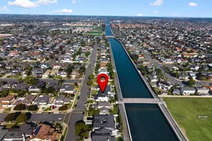 21792 Kaneohe Ln, Huntington Beach, CA 92646 - Photo 35