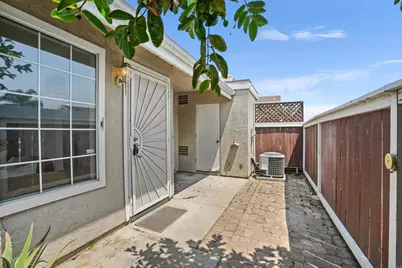 231 Riverview Way, Oceanside, CA 92057 - Photo 3