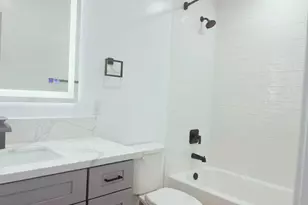 220 Southlook Ave, San Diego, CA 92113 - Photo 9