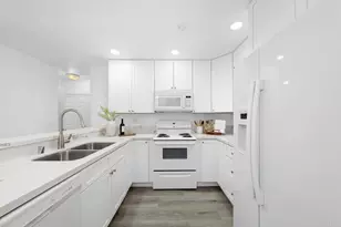 6131 Rancho Mission Rd, Mission Village, CA 92108 - Photo 9