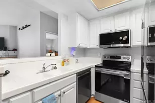 2050 Camino De La Reina, San Diego, CA 92108 - Photo 9