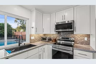 7971 Jade Coast Road, San Diego, CA 92126 - Photo 5