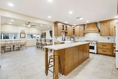 10118 Swanton Drive, Santee, CA 92071 - Photo 9