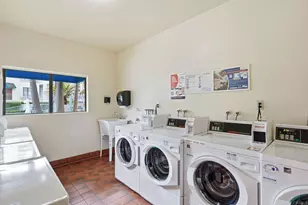 8310 Regents Rd, San Diego, CA 92122 - Photo 15