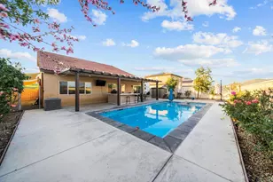 28428 Fressia Dr, Winchester, CA 92596 - Photo 37