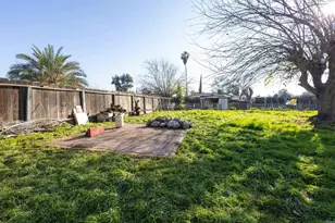 1410 Grayson Cir, Firebaugh, CA 93622 - Photo 25