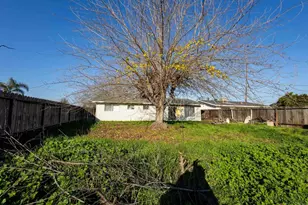 1410 Grayson Cir, Firebaugh, CA 93622 - Photo 29