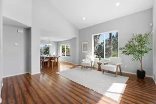 209 Journeys End, Vista, CA 92083 - Photo 5