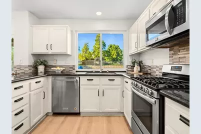 40595 Heyerdahl Avenue, Murrieta, CA 92563 - Photo 5