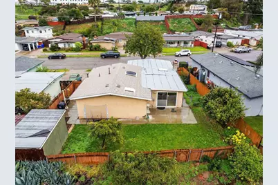 4927 Chateau Drive, San Diego, CA 92117 - Photo 21