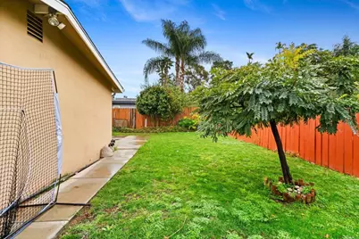 4927 Chateau Drive, San Diego, CA 92117 - Photo 17