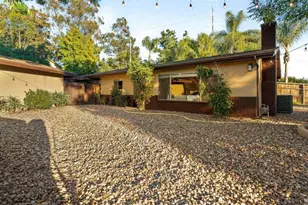 1130 Pebble Springs Ln, Escondido, CA 92026 - Photo 9