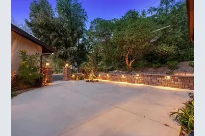 1130 Pebble Springs Lane, Escondido, CA 92026 - Photo 7