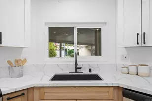 8975 Lawrence Welk Dr, Escondido, CA 92026 - Photo 11