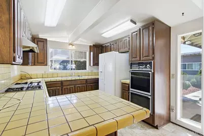 75 E Naples Street, Chula Vista, CA 91911 - Photo 9