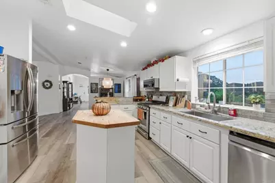 306 Almyra Road, El Cajon, CA 92019 - Photo 9