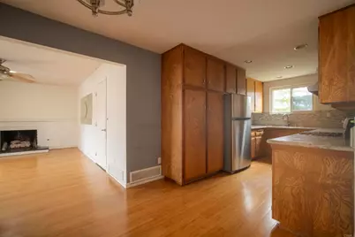 5610 Chateau Drive, San Diego, CA 92117 - Photo 7