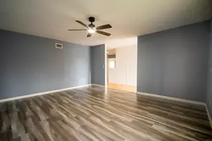 5610 Chateau Dr, San Diego, CA 92117 - Photo 9