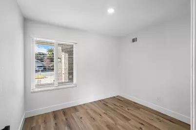 22945 Magnolia Glen Drive, Valencia, CA 91354 - Photo 17