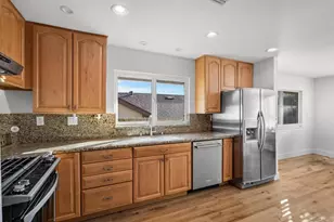 22945 Magnolia Glen Dr, Valencia, CA 91354 - Photo 11