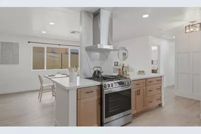 8034 Skyline Dr, San Diego, CA 92114 - Photo 9