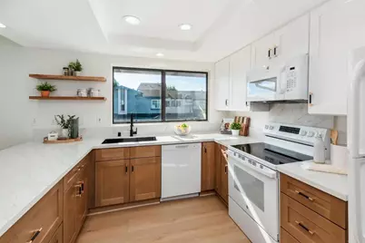 4085 Crystal Dawn #201, San Diego, CA 92122 - Photo 3