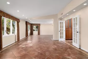 1180 Barcelona Dr, San Diego, CA 92107 - Photo 9