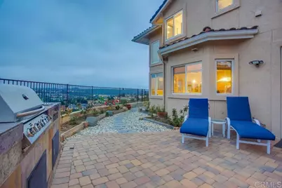 7046 Via Ostiones, Carlsbad, CA 92009 - Photo 9