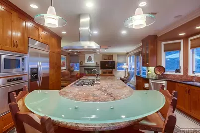 7046 Via Ostiones, Carlsbad, CA 92009 - Photo 37