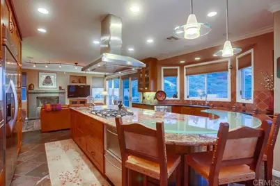 7046 Via Ostiones, Carlsbad, CA 92009 - Photo 23