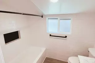 220 Southlook Ave, San Diego, CA 92113 - Photo 9