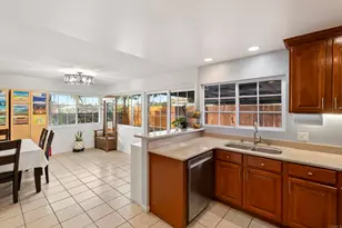 10665 Escobar Dr, San Diego, CA 92124 - Photo 15