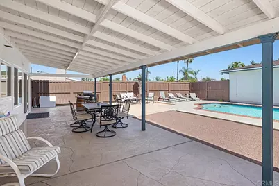 5676 Chateau Dr, San Diego, CA 92117 - Photo 29