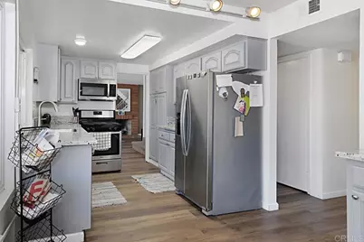 5676 Chateau Dr, San Diego, CA 92117 - Photo 15