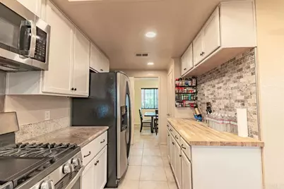 1433 Grey Oaks Court, Oceanside, CA 92056 - Photo 15