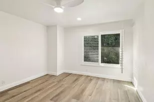 8262 Gilman Dr, La Jolla, CA 92037 - Photo 25