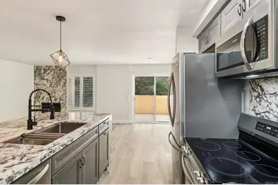 8262 Gilman Drive #1, La Jolla, CA 92037 - Photo 17