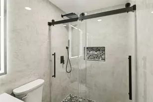 8262 Gilman Dr, La Jolla, CA 92037 - Photo 21