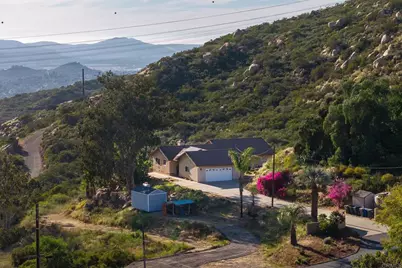 2792 La Cresta Rd, El Cajon, CA 92021 - Photo 3