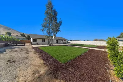 8167 Bridal Path Cir, Jurupa Valley, CA 92509 - Photo 29