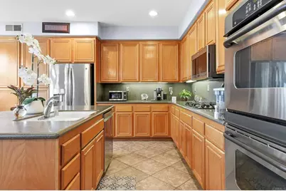743 N Valley View Dr, Chula Vista, CA 91914 - Photo 17