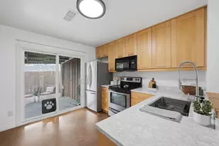 10102 Peaceful Ct, Santee, CA 92071 - Photo 9