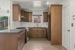 7112 Skyline Dr, San Diego, CA 92114 - Photo 3