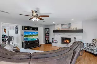 9201 Brookside Cir, Spring Valley, CA 91977 - Photo 15