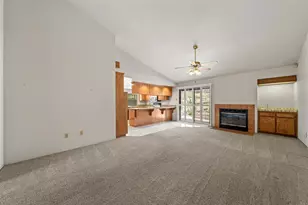 1367 Heritage Ct, Escondido, CA 92027 - Photo 9