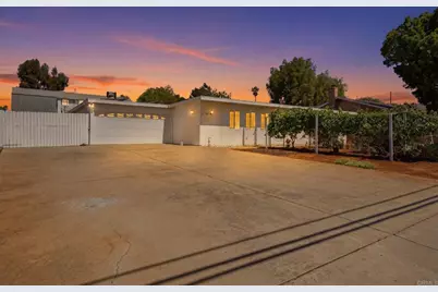 2152 Oak Hill Drive, Escondido, CA 92027 - Photo 49