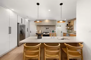 4252 Don Jose Dr, Los Angeles, CA 90008 - Photo 11