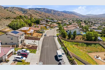 30012 Cabo Del Oeste, Highland, CA 92346 - Photo 5